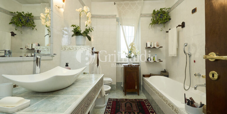 InOut_GV_02442