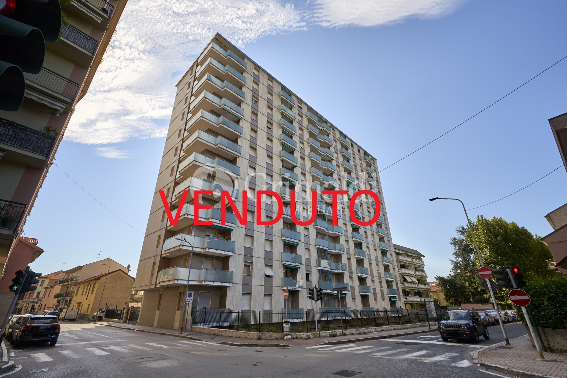 3 Locali cucina abitabile in condominio ristrutturato